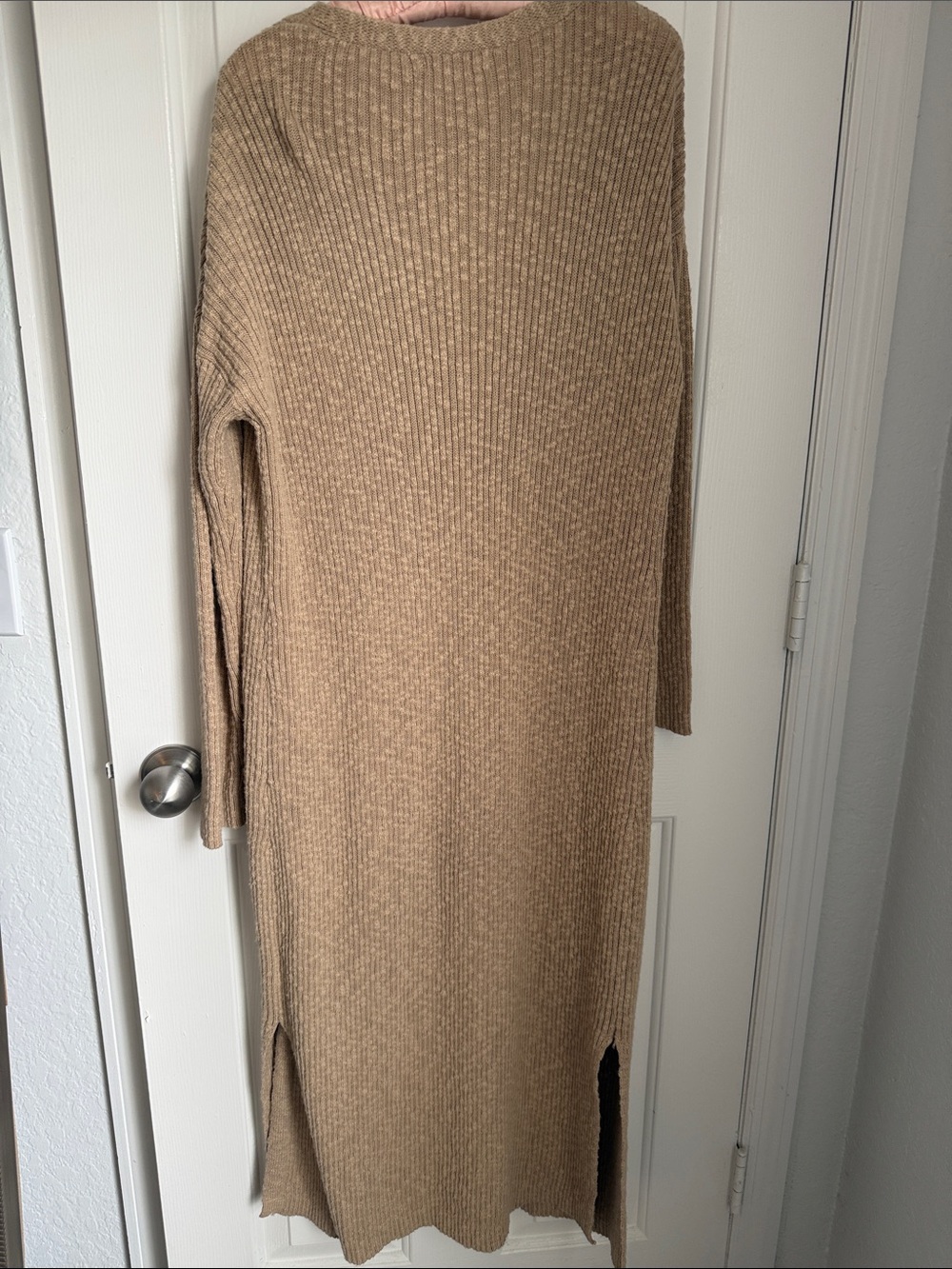 Mod Ref Long Open-Front Ribbed Cardigan in Camel - Picture 9 of 9